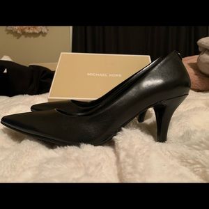 Michael Kors Flex Mid Pump